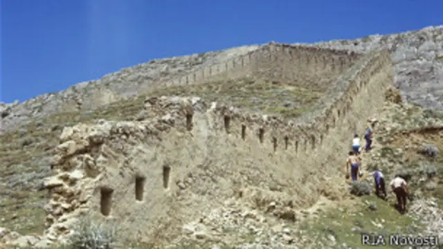 Руины военной крепости времен Кавказской войны, середина XIX века