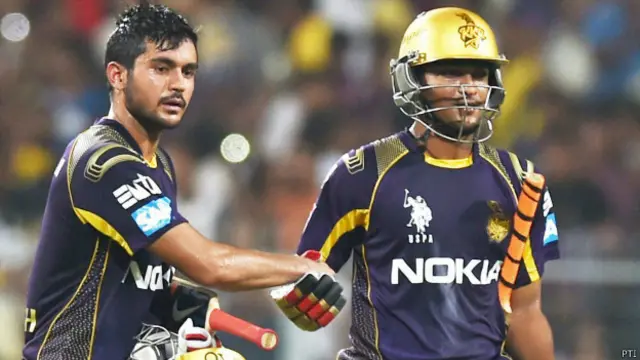 केकेआर के बल्लेबाज़ मनीष पांडेय और शकीब अल हसन.
