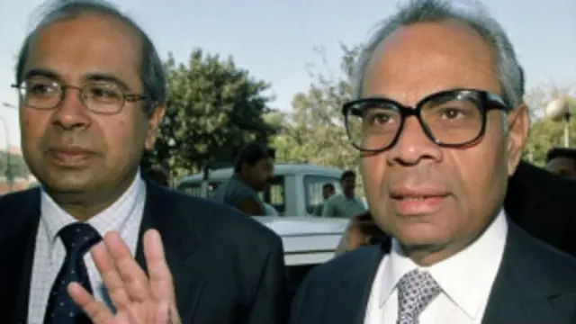 گوپیجاند و سریچاند در زمان حضور در دادگاه در هند