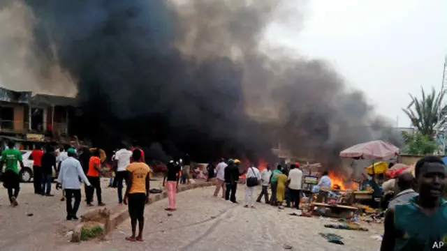 خبرنگار بی‌بی‌سی در محل می‌گوید این انفجارها جوری طراحی شده بودند تا حداکثر تلفات را بر جا بگذارد