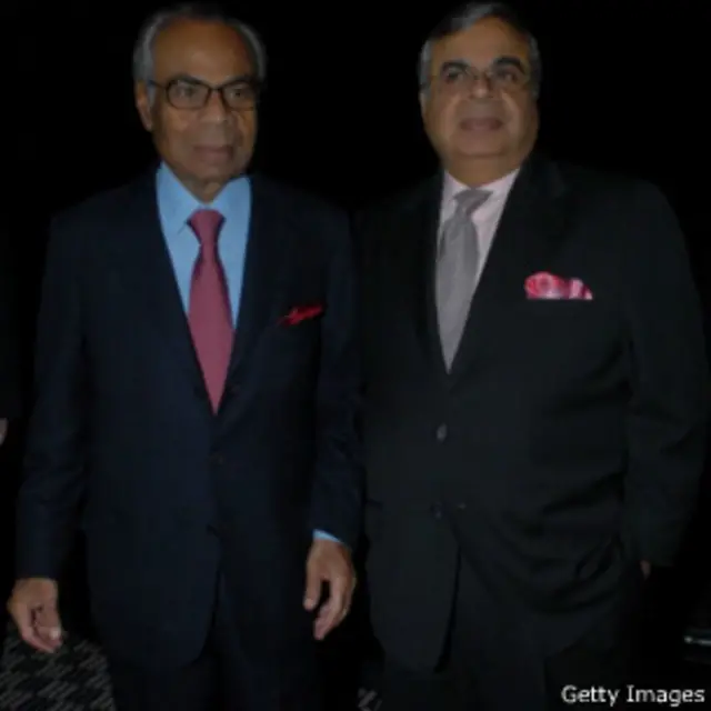 گوپیجاند و سریچاند در مهمانی هشتاد و هفتمین سال تولد ملکه بریتانیا در سال ۲۰۱۳ در بمبئی