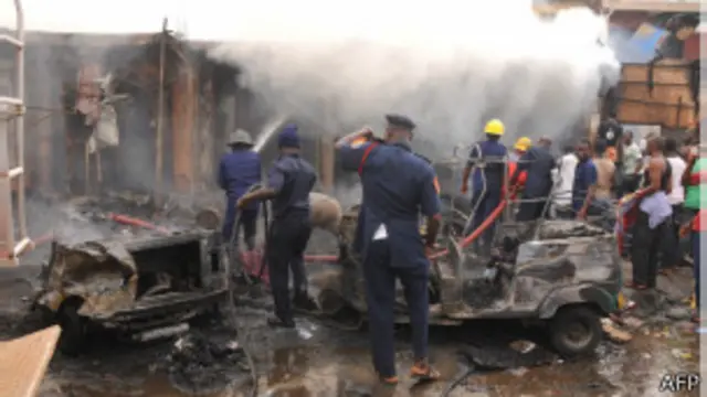 تجزیہ نگاروں کا کہنا ہے کہ اسلامی شدت پسند گروپوں بشمول بوکو حرام نے فٹ بال کو غیر اسلامی قرار دیا ہے