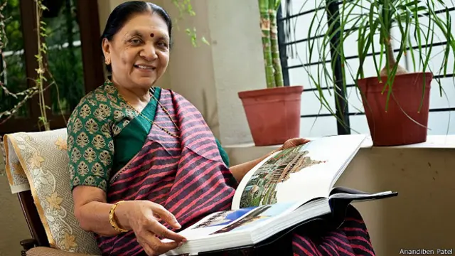आनंदीबेन पटेल, गुजरात