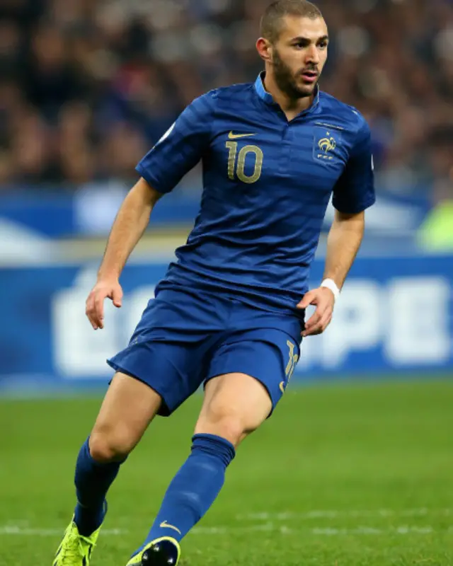 فرانس کی ٹیم میں اب زیدان تو موجود نہیں ہیں۔ لیکن فرانس نے کریم بینزیما سے بہت امیدیں وابستہ کر رکھی ہیں۔