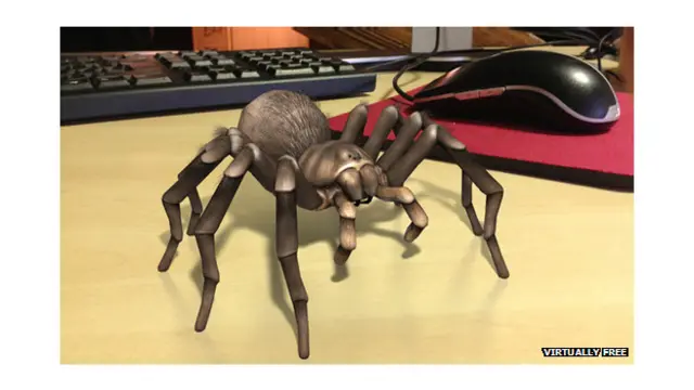  در مرحله آخر؛ با کمک نمایی که توسط دوربین موبایل ثبت شده ، عنکبوت در اطراف کاربر قرار می‌گیرد