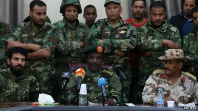 أقنع حفتر قادة الجيش والميليشيات بدعم حملته