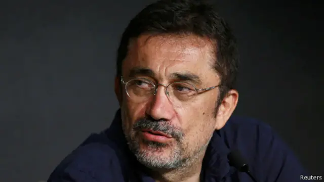 يكثر المخرج من الإشارة لتشيكوف واستخدام اقتباسات منه في حواراته