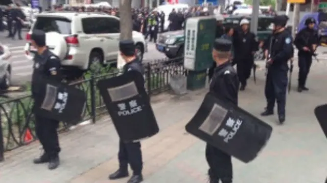 Урумчида полиция назорати доимо кучли