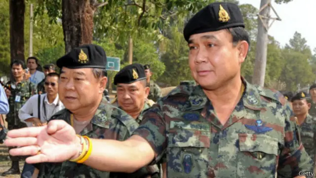 ظاهرا پرایوث خواسته است راه خروج از بحران سیاسی را نشان دهد