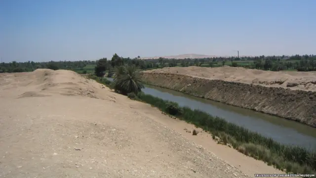 Канал на входе в город Эль-Фаюм