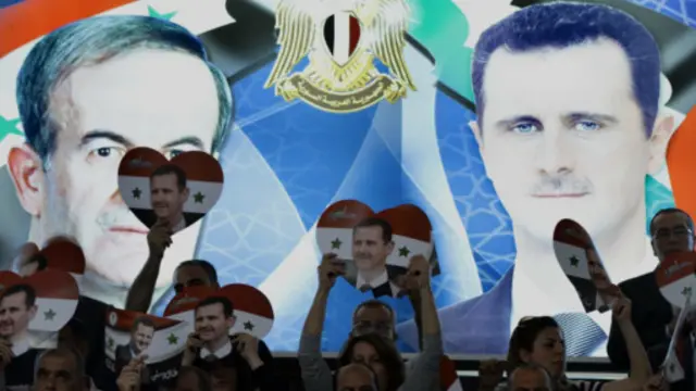 الاسد الاب والابن يحكمان منذ عام 1970