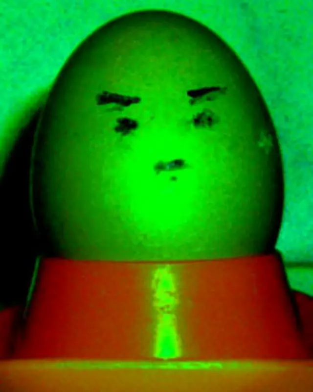 تصویر «کلّه تخم مرغی» (Egghead) به سبک نقّاشیهای مُدِرن!