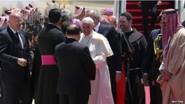 Afiche del papa en Jordania