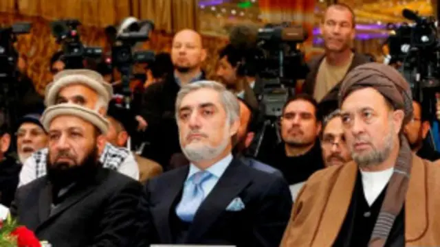 هواداران آقای غنی مرتب از جنگ‌های دهه هفتاد به‌ویژه دشمنی احزابی که این سه نفر در آنها عضویت داشتند، یادآوری کرده