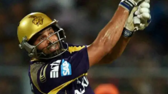 یوسف پٹھان نے سات چھکّے اور پانچ چوکوں کی مدد سے 72 رنز بنائے