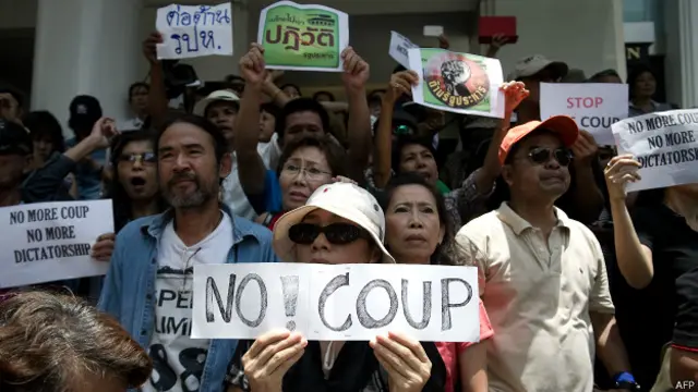 بینکاک میں فوجی بغاوت کے خلاف تیسرے دن بھی مظاہرے ہوئے ہیں