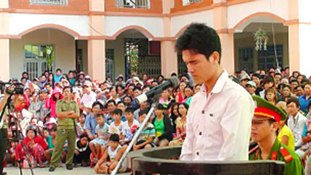 Một số người bị truy tố và xét xử sau các cuộc bạo động.