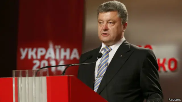 Ukrayna prezident seçkilərində liderlik edən iş adamı Petro Poroşenko "müharibənin bitməsini və sülh istədiyini" bildirib.