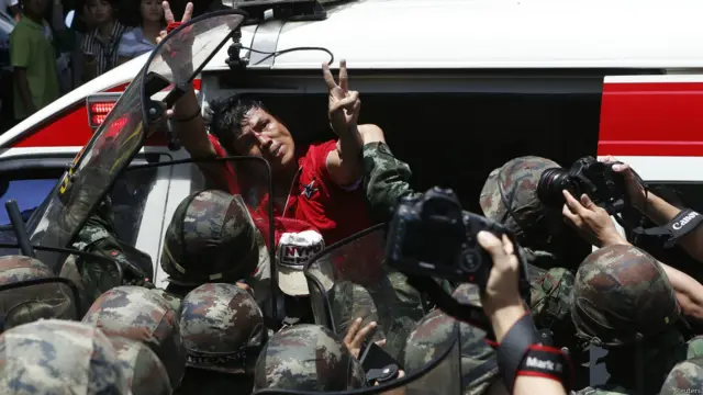 Pengunjuk rasa ditangkap