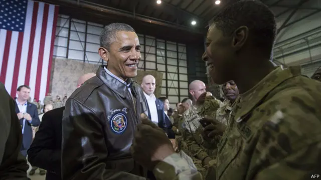 امریکی صدر کی غیر اعلانیہ دارے پر کابل پہنچنے کے بعد فوجیوں سے ملاقات کا منظر