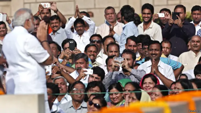 नरेंद्र मोदी