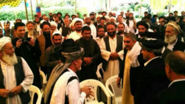 د ولسمشر کرزي ورور عبدالقیوم کرزي او د کابل ښار یو شمېر شیعه ګانو د ولسمشرۍ ټاکنو په دویم پړاو کې له اشرف غني احمدزي ملاتړ وکړ.