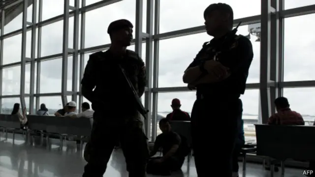 Aparat Malaysia dapat menahan seorang tersangka pelaku teror tanpa melalui proses persidangan.