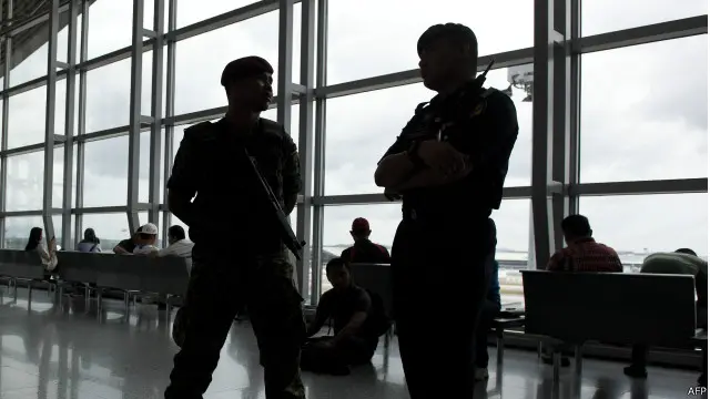 Polisi Malaysia di bandara