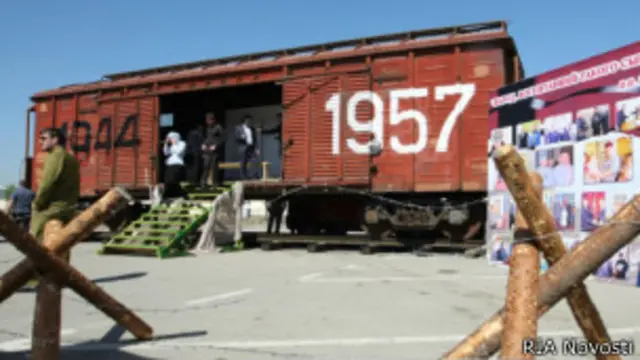 Грозный, "Аллея Славы", установлен такой же вагон, в которых депортировали чеченцев и ингушей в Казахстан и Киргизию в 1944 году. 