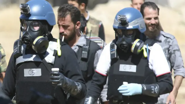 منظمة الأسلحة الكيماوية تشرف على تنفيذ الاتفاق مع سوريا بشأن أسلحتها الكيماوية وتدمير تلك الأسلحة.