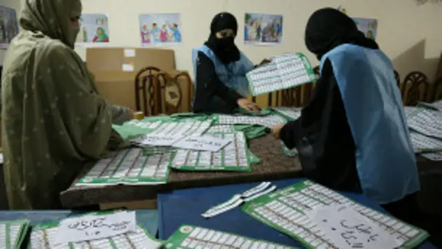 د اروپايي ټولنې څارونکي تمه ښيي، چې د شبنې ورځې ټاکنې به هم حیرانونکې وي او په پراخه کچه به خلک پکې برخه واخلي