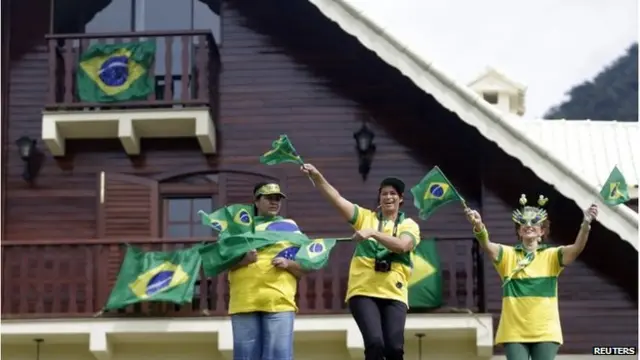 البرازيل تبدأ استعداداتها لكأس العالم وسط احتجاجات سياسية