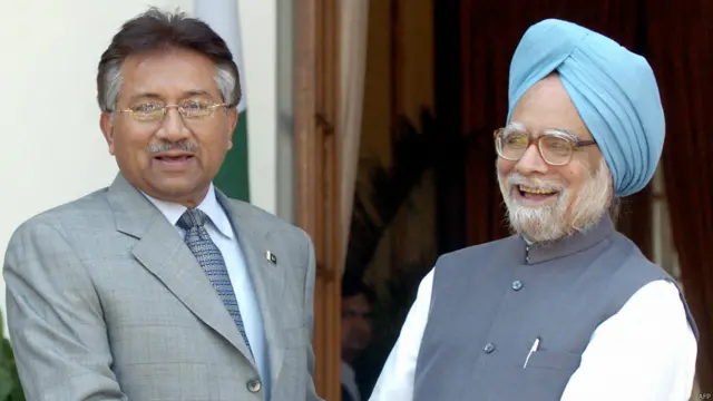 پاکستان کے صدر پرویز مشرف اپریل 2005 میں بھارت گئے اور وزیراعظم منموہن سنگھ سے ملاقات کی جس کے بعد جاری ہونے والے مشترکہ اعلامیے میں امن عمل کو ناقابلِ واپسی قرار دیتے ہوئے کشمیر کے دونوں حصوں میں ٹرانسپورٹ روابط بڑھانے کا اعلان کیا گیا۔