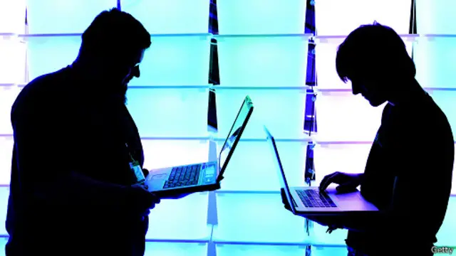 ألقي القبض على مونسيغور في عام 2011