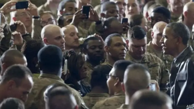 كان الرئيس أوباما قام بزيارة مفاجئة إلى القوات الأمريكية في أفغانستان.