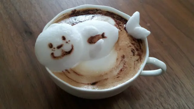 Artista japonês cria sua obras sempre na frente dos clientes e faz sucesso na internet com técnica inovadora.