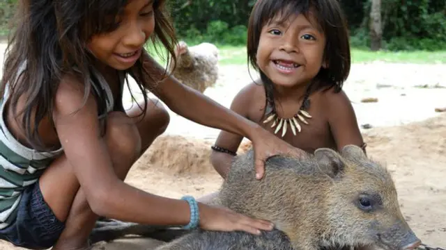 “地球上最濒危”部落的奥瓦人