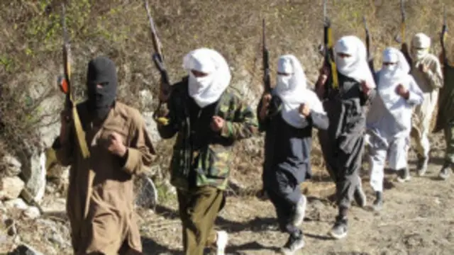 شنونکي وايي، د سجنا او مسید ترمنځ څو کاله د سولې پر خبر اختلاف وو، خو تېره میاشت یې دغه اختلاف د ټوپک تر ګولیو ویشتلو پورې ورسېد، او هر یوه د مسیدو د مشرۍ ادعا کوله.