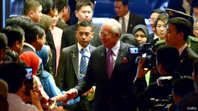 纳吉布此次访华是为了庆祝中国和马来西亚建交40周年。