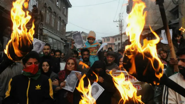 कश्मीर में विरोध-प्रदर्शन