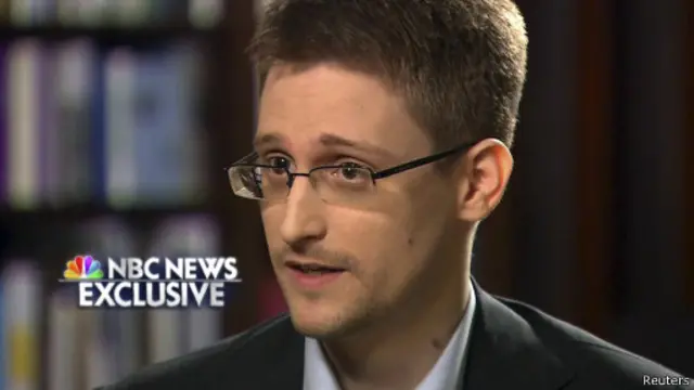 أكد سنودن أنه عميل مدرب متخصص في المراقبة الإلكترونية وليس مجرد محلل عادي.