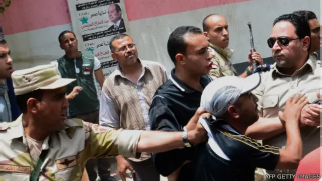 قالت المنظمة إن اقسام الشرطة والمعتقلات غير الرسمية تشهد عمليات تعذيب مستمرة