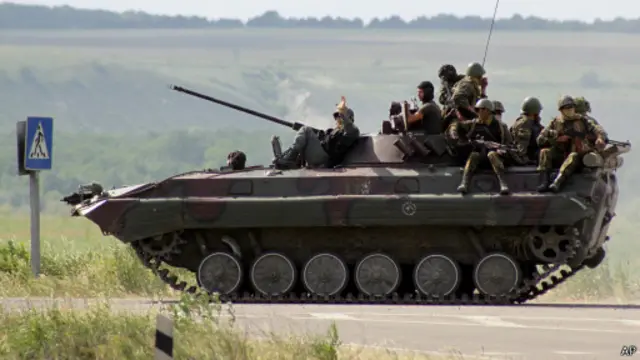 Военные в Луганске