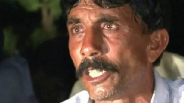 "கல்லால் அடித்துக் கொல்லப்படுவதைப் போலிசார் பார்த்துக்கொண்டிருந்தனர்" -கணவர்