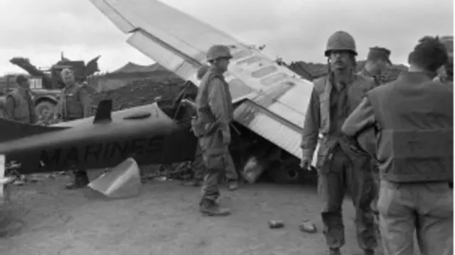 Avión estadounidense derrumbado durante la ofensiva Tet.