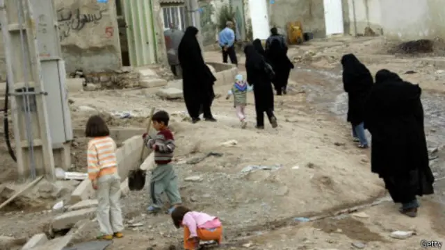 رهبر جمهوری اسلامی در ابلاغیه خود ضمن ازدیاد نفوس، افزایش امکانات رفاهی را هم مطرح کرد