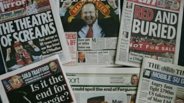 لم يكن النادي يعاني أي ديون قبل استحواذ عائلة غليزر عليه، لكنها الآن تبلغ نحو 400 مليون جنيه استرليني