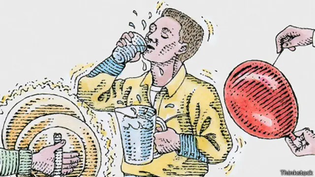 Persona que intenta curarse del hipo