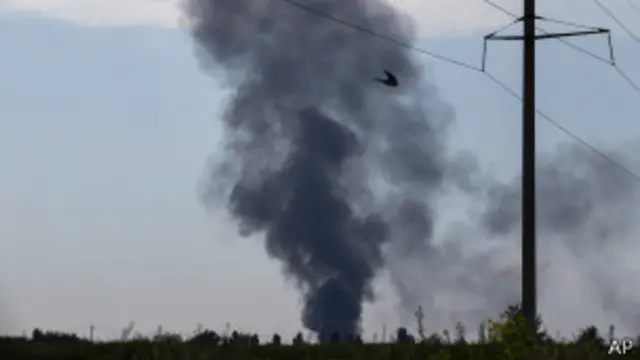 ဆလိုဗင့်စ် မြို့ပြင်မှာ ပစ်ချခံရအပြီး အဝေးမှ မြင်ကွင်း