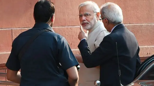 नरेंद्र मोदी